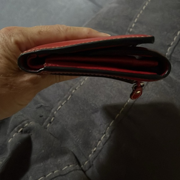 Lodis red leather wallet in GUC. - Picture 4 of 4
